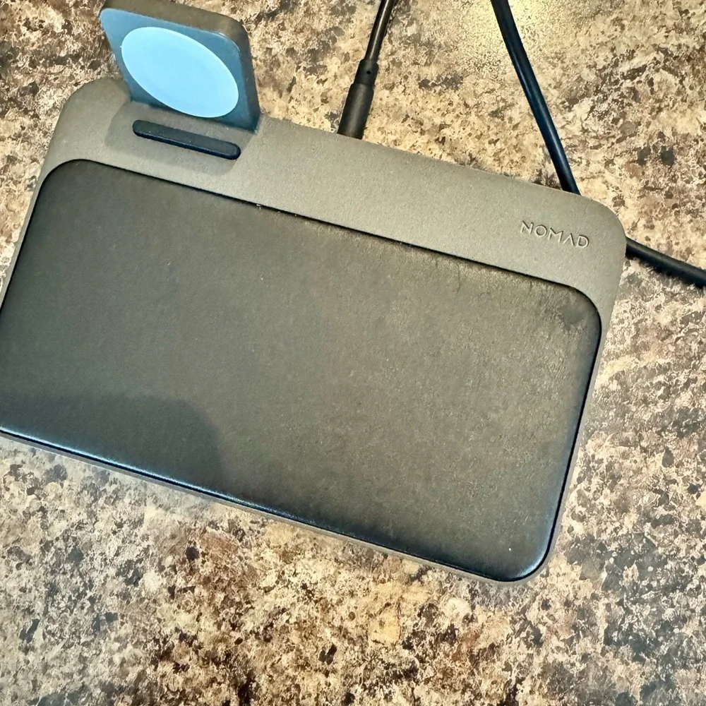 Nomad Base Station Wireless Charging Pad